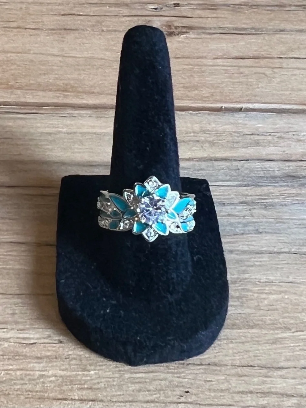 Turquoise Silver Tone Fashion Ring With Sparkling Clear Center Stone Size 7